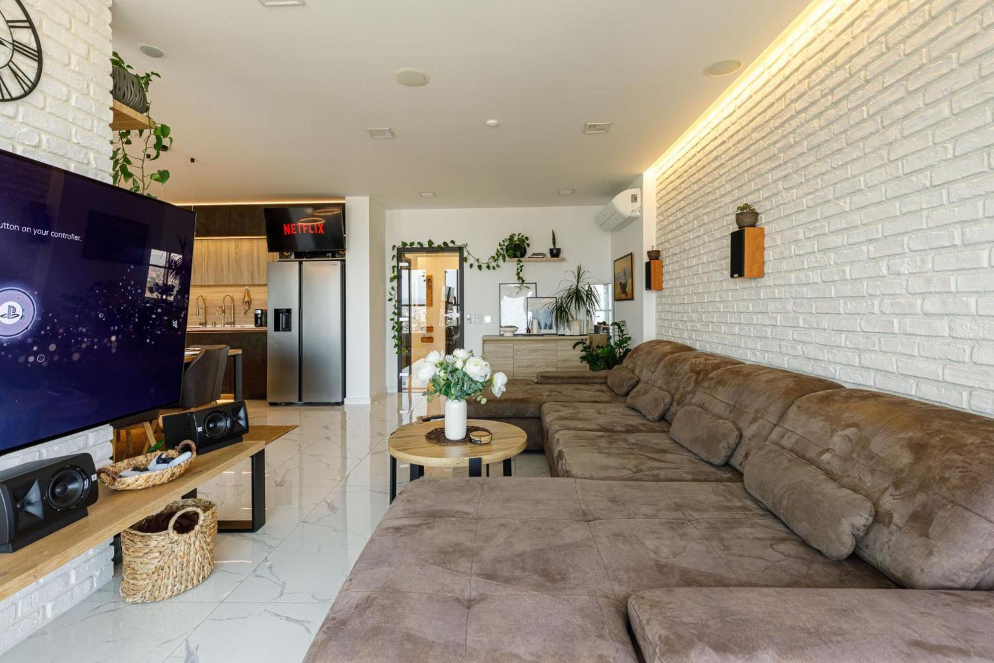 Apartament View - By Metro, Kids Room, Sky Lounge Terrace, 2-car Garage, Playground, Bbq, 24h Security *