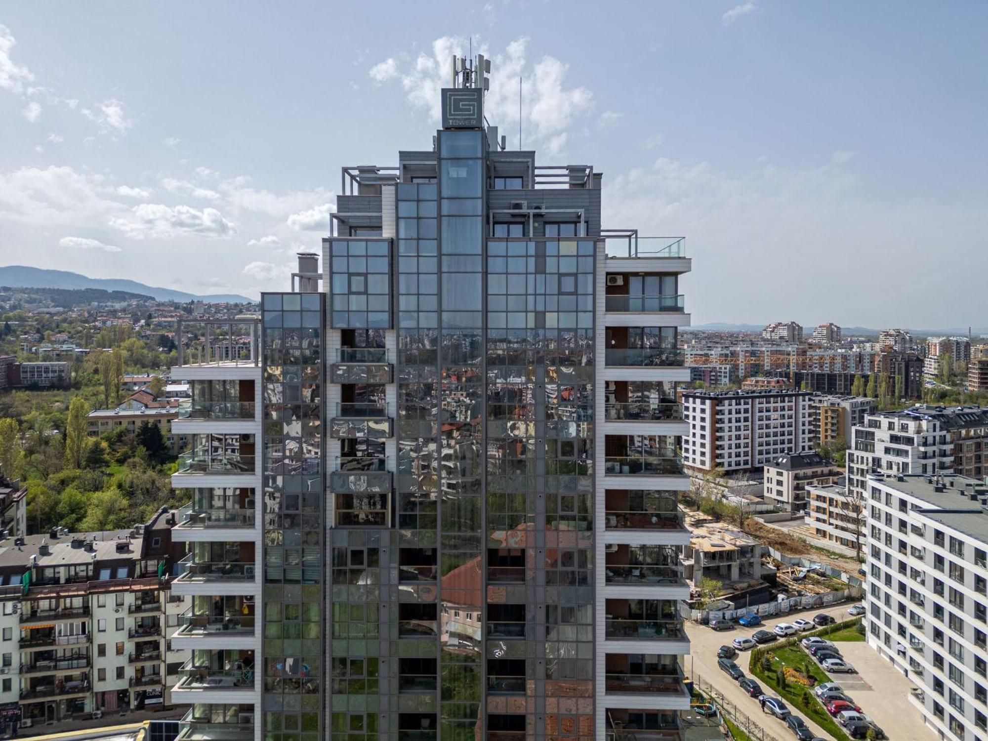 Apartament View - By Metro, Kids Room, Sky Lounge Terrace, 2-car Garage, Playground, Bbq, 24h Security *