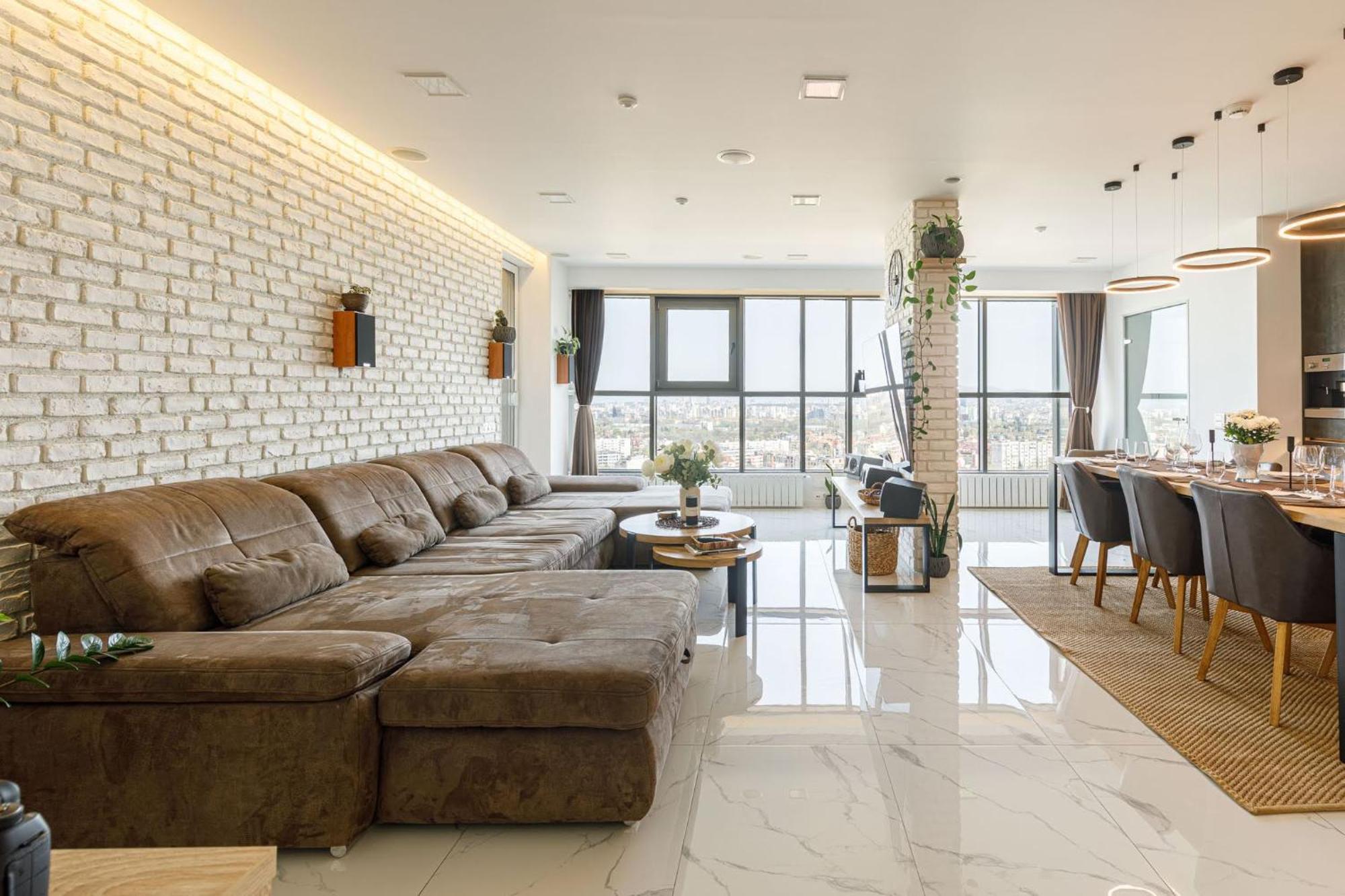 Apartament View - By Metro, Kids Room, Sky Lounge Terrace, 2-car Garage, Playground, Bbq, 24h Security *