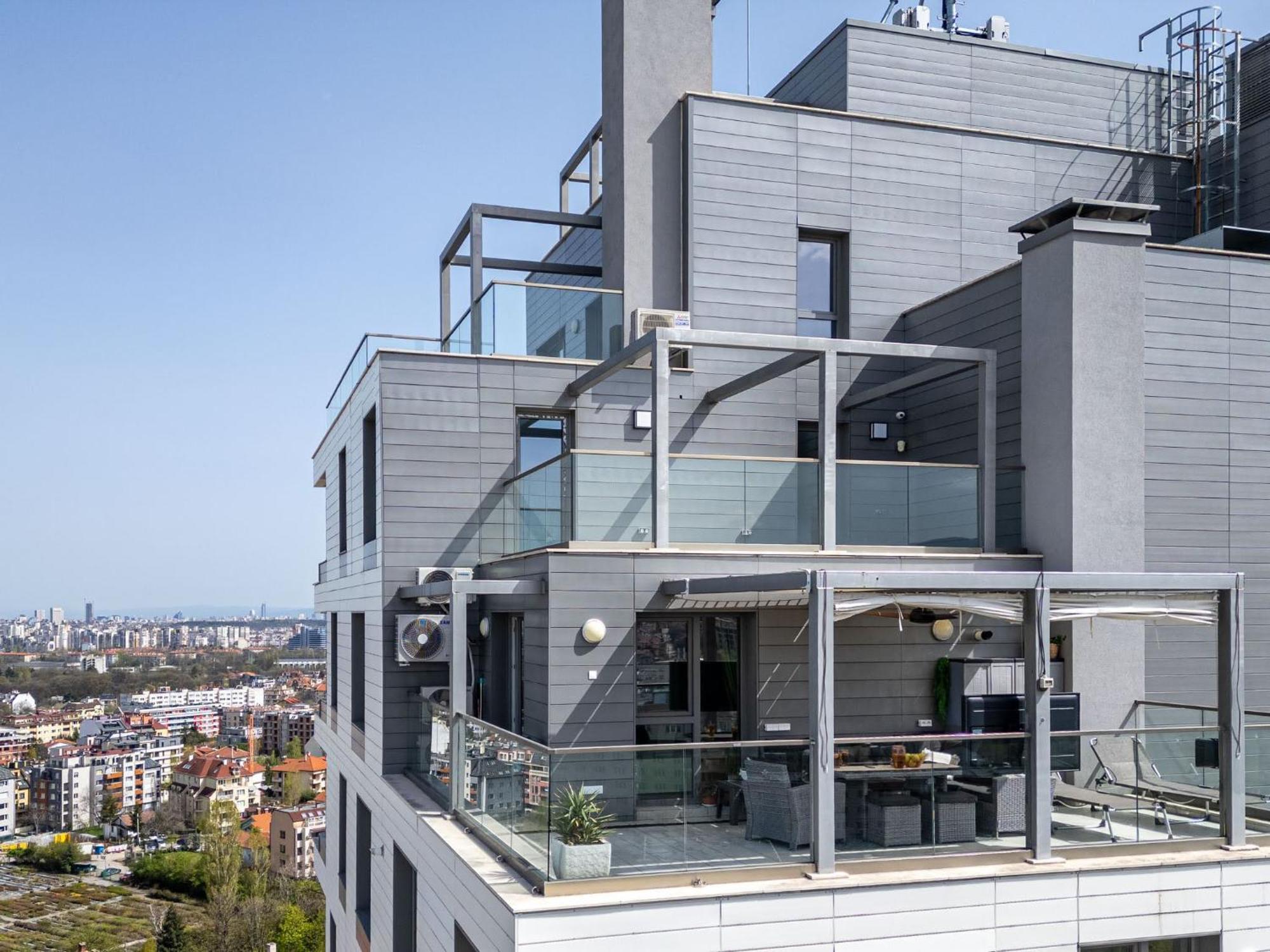 View - By Metro, Kids Room, Sky Lounge Terrace, 2-car Garage, Playground, Bbq, 24h Security