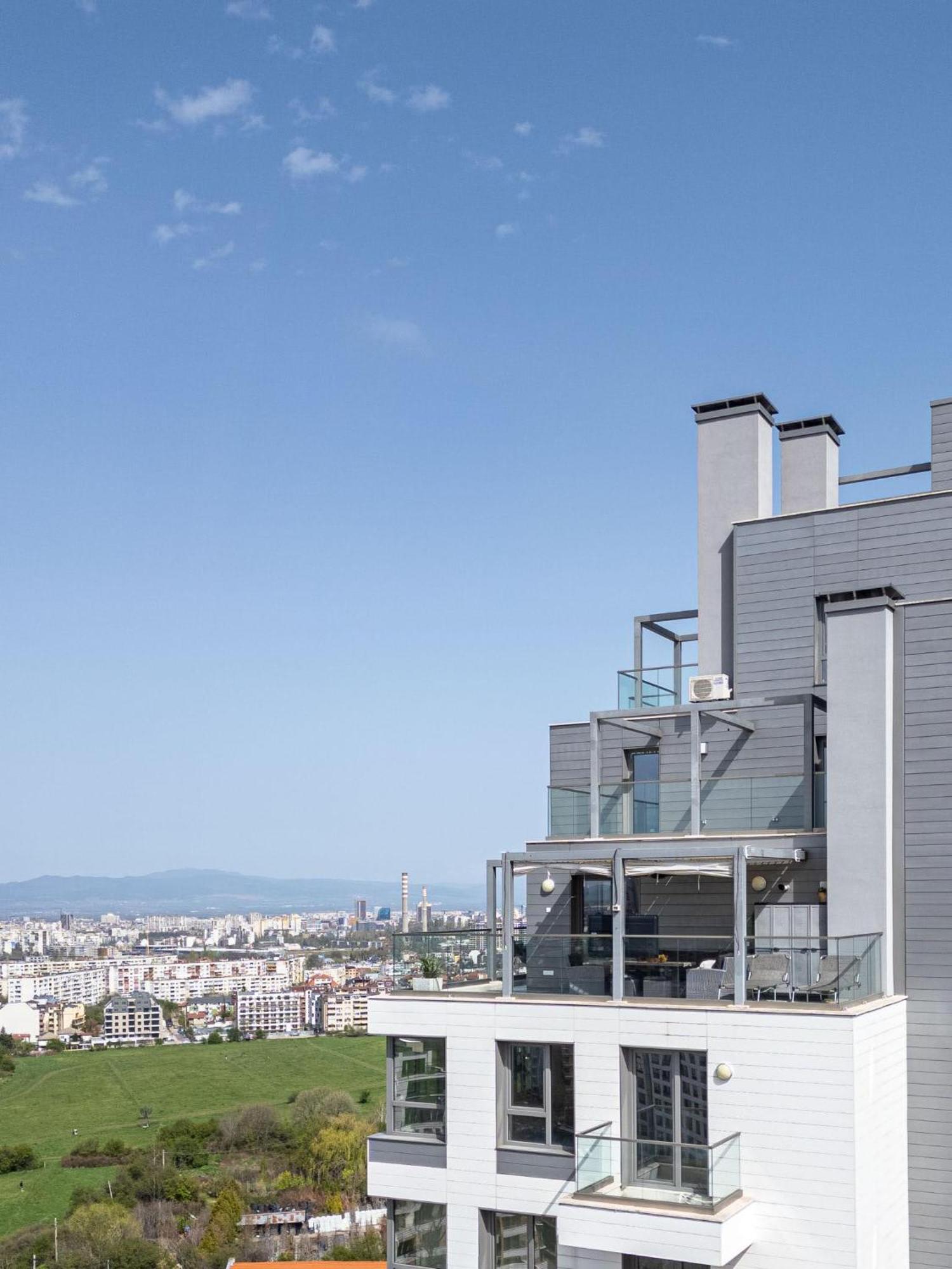 View - By Metro, Kids Room, Sky Lounge Terrace, 2-car Garage, Playground, Bbq, 24h Security Apartament Sofia