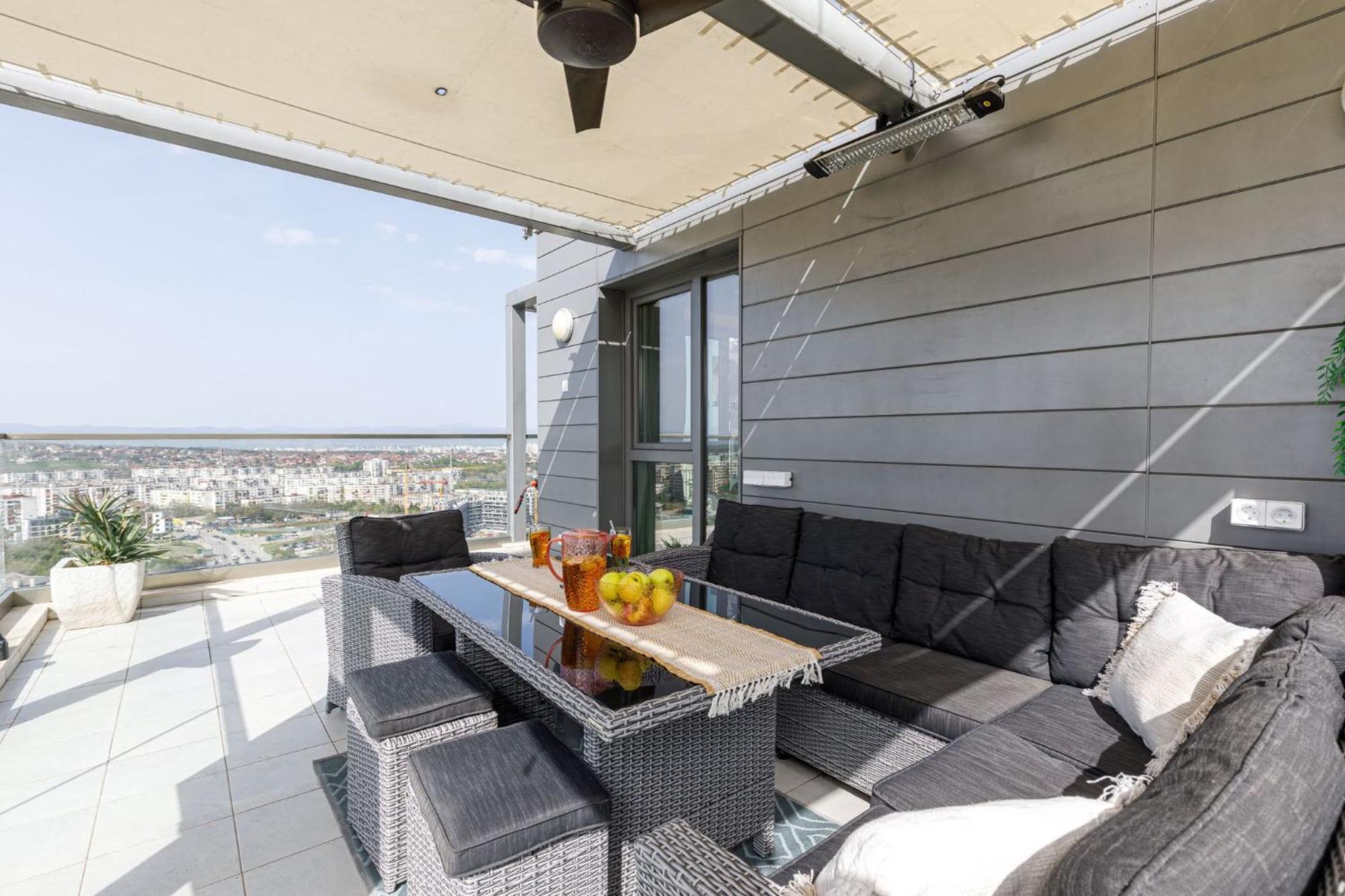 Apartament View - By Metro, Kids Room, Sky Lounge Terrace, 2-car Garage, Playground, Bbq, 24h Security *