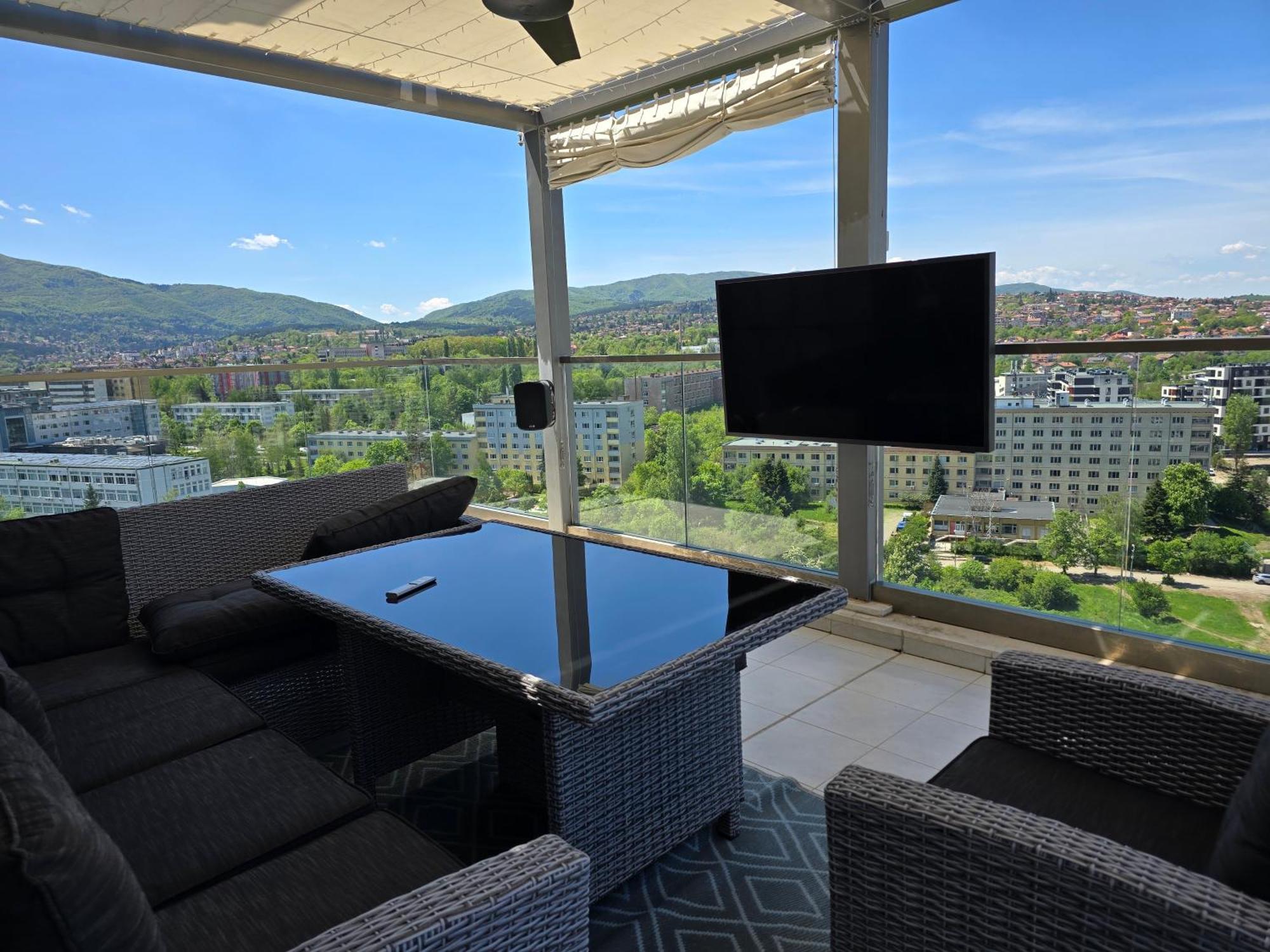 View - By Metro, Kids Room, Sky Lounge Terrace, 2-car Garage, Playground, Bbq, 24h Security * Sofia