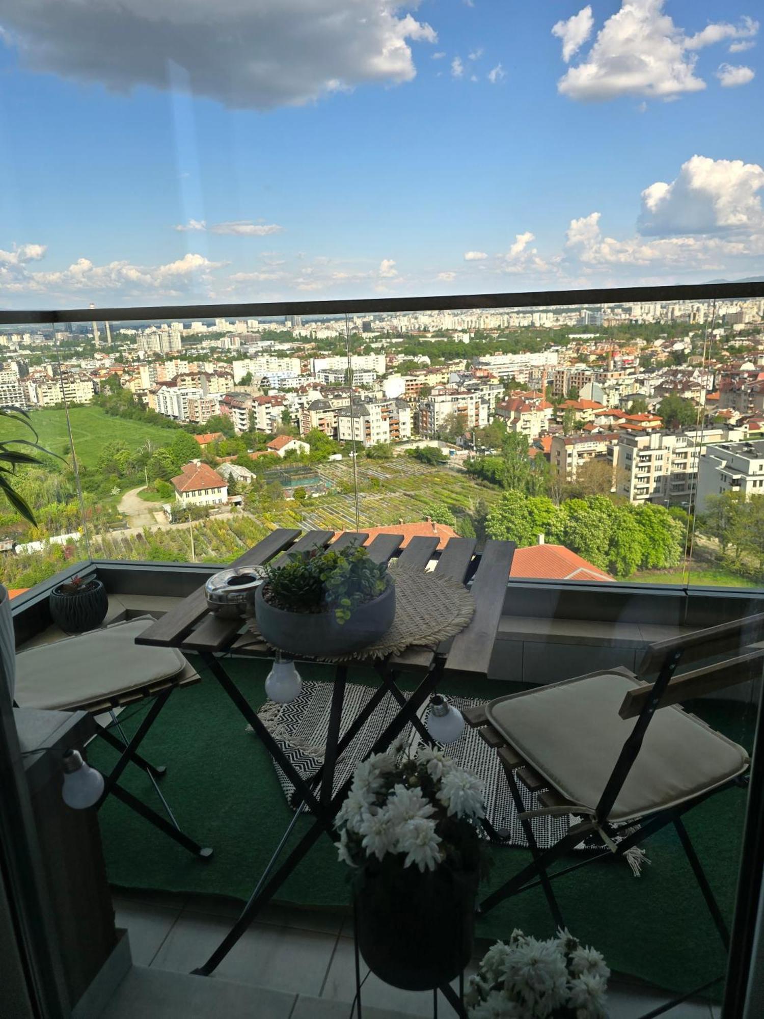 View - By Metro, Kids Room, Sky Lounge Terrace, 2-car Garage, Playground, Bbq, 24h Security Apartament Sofia