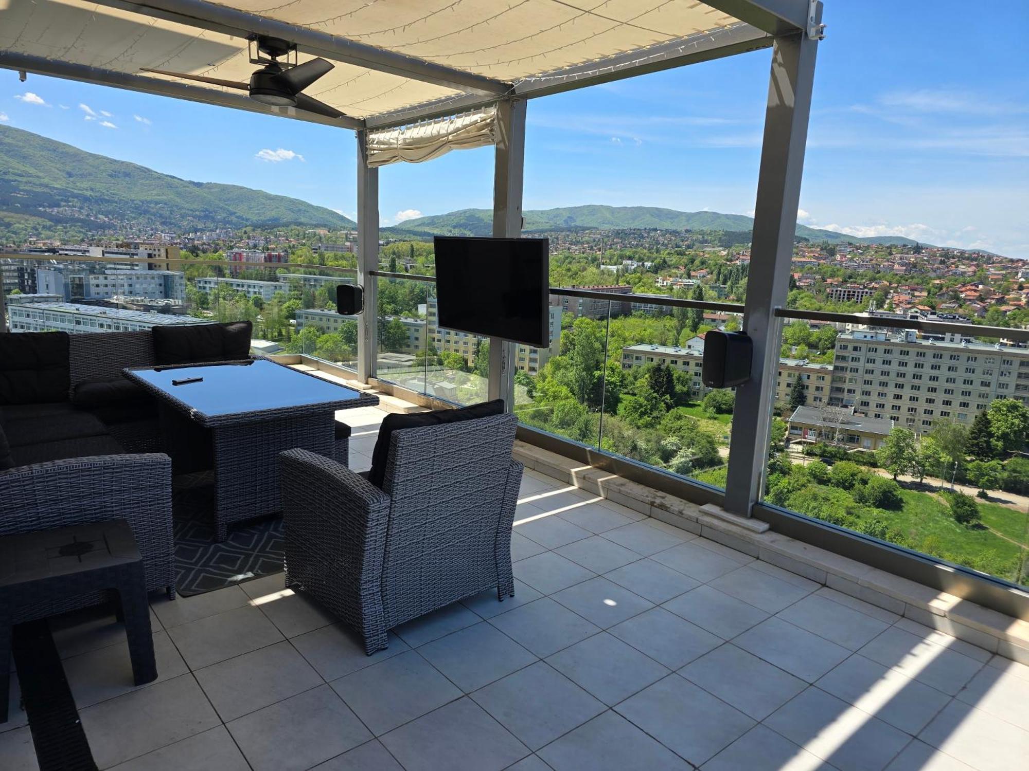 View - By Metro, Kids Room, Sky Lounge Terrace, 2-car Garage, Playground, Bbq, 24h Security