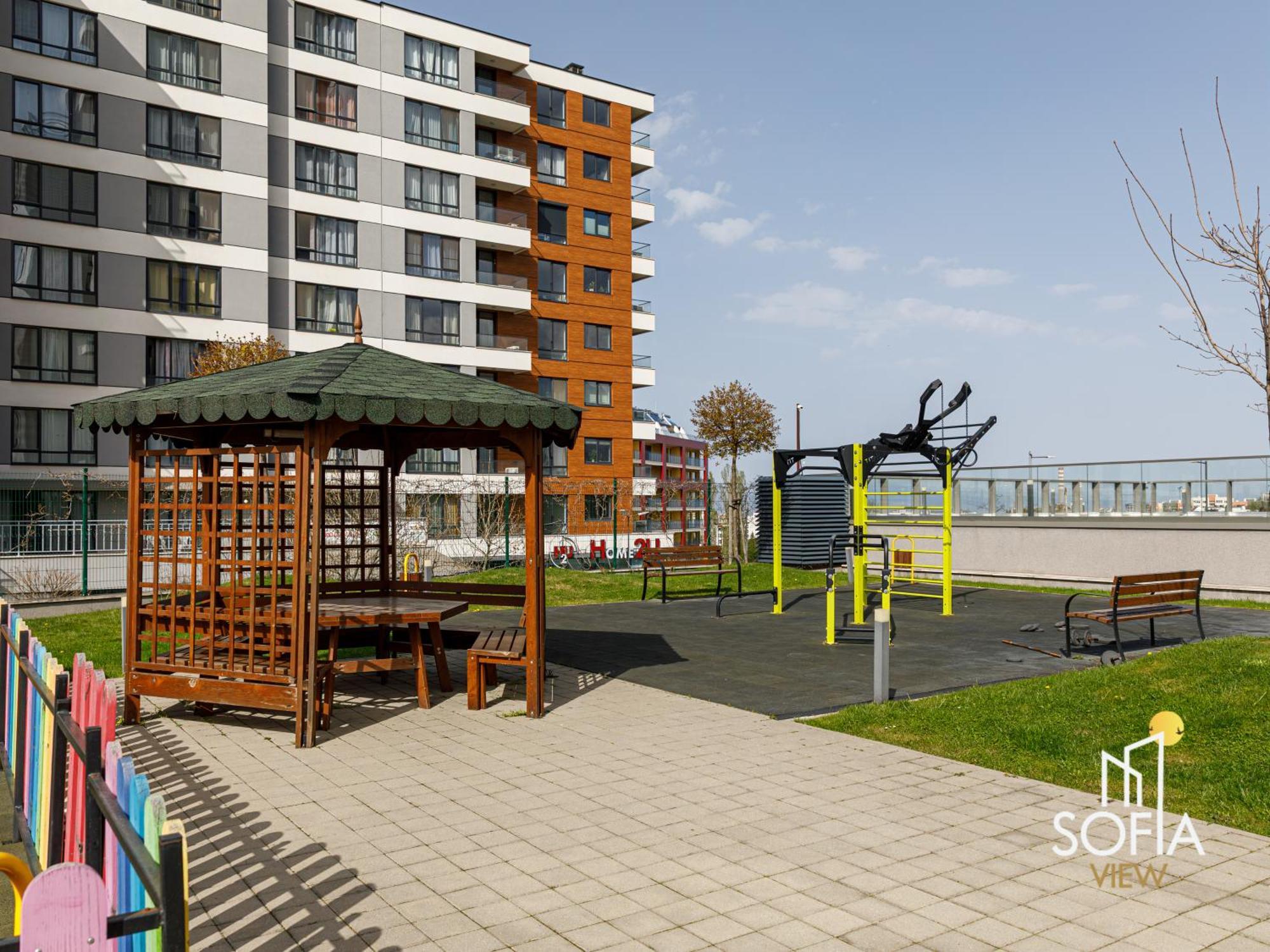 Apartament View - By Metro, Kids Room, Sky Lounge Terrace, 2-car Garage, Playground, Bbq, 24h Security