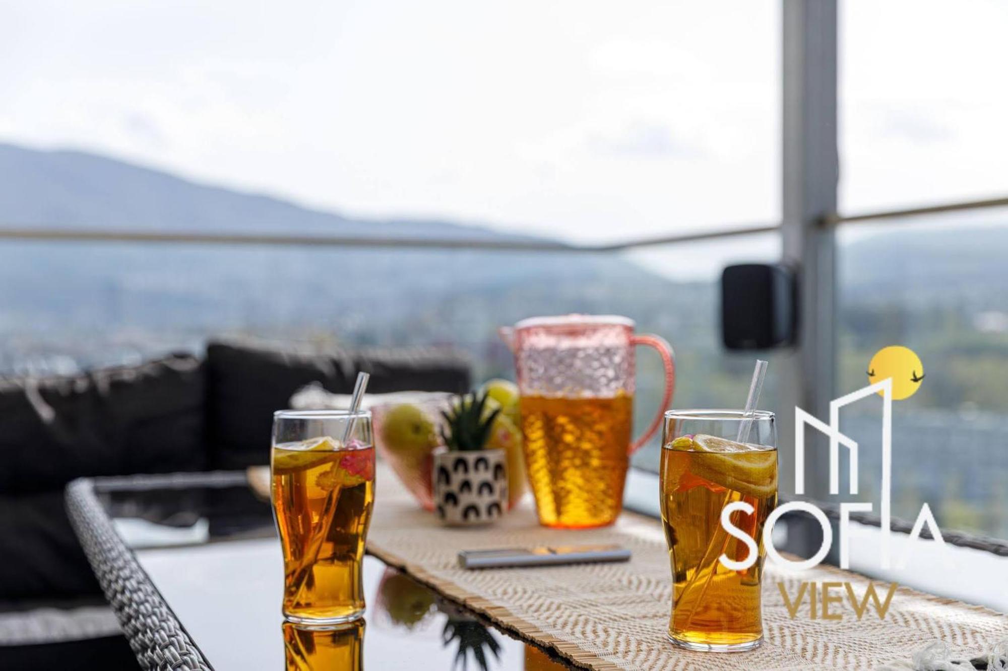 Apartament View - By Metro, Kids Room, Sky Lounge Terrace, 2-car Garage, Playground, Bbq, 24h Security Sofia