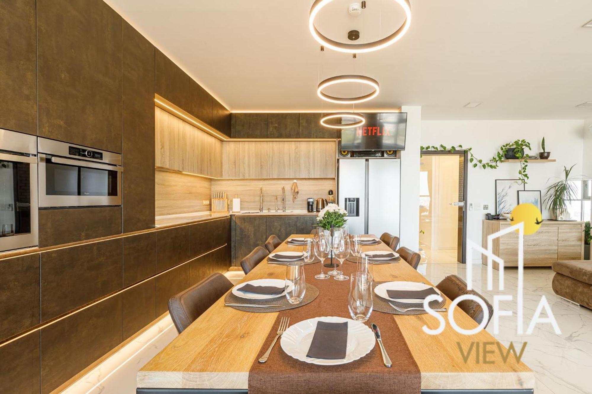 Apartament View - By Metro, Kids Room, Sky Lounge Terrace, 2-car Garage, Playground, Bbq, 24h Security Sofia