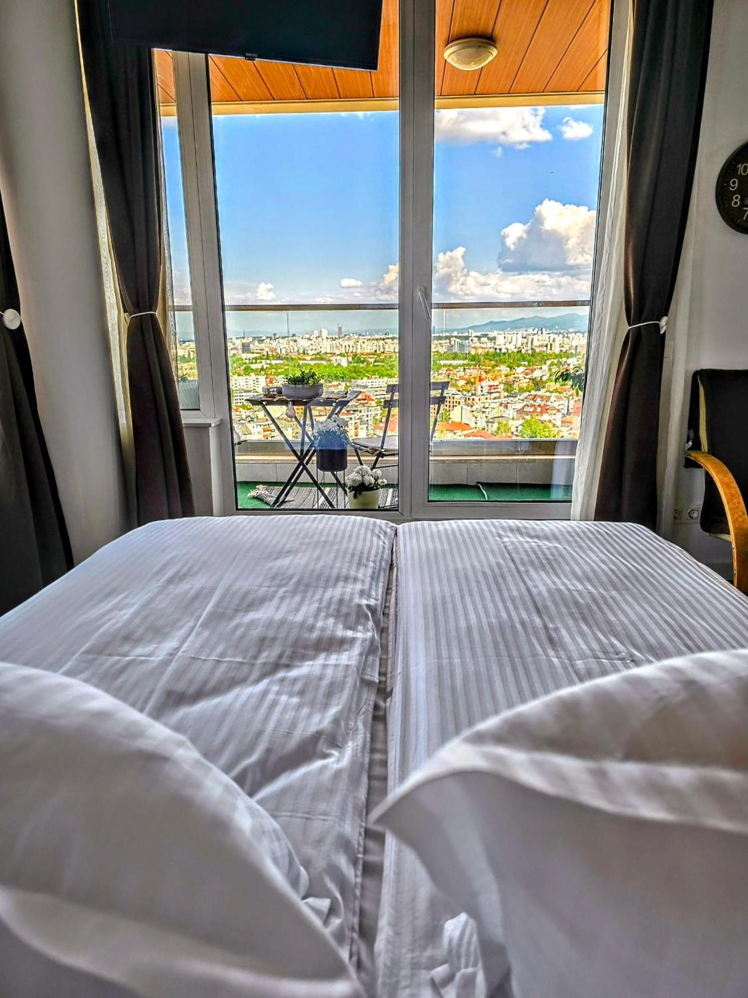 View - By Metro, Kids Room, Sky Lounge Terrace, 2-car Garage, Playground, Bbq, 24h Security Apartament Sofia