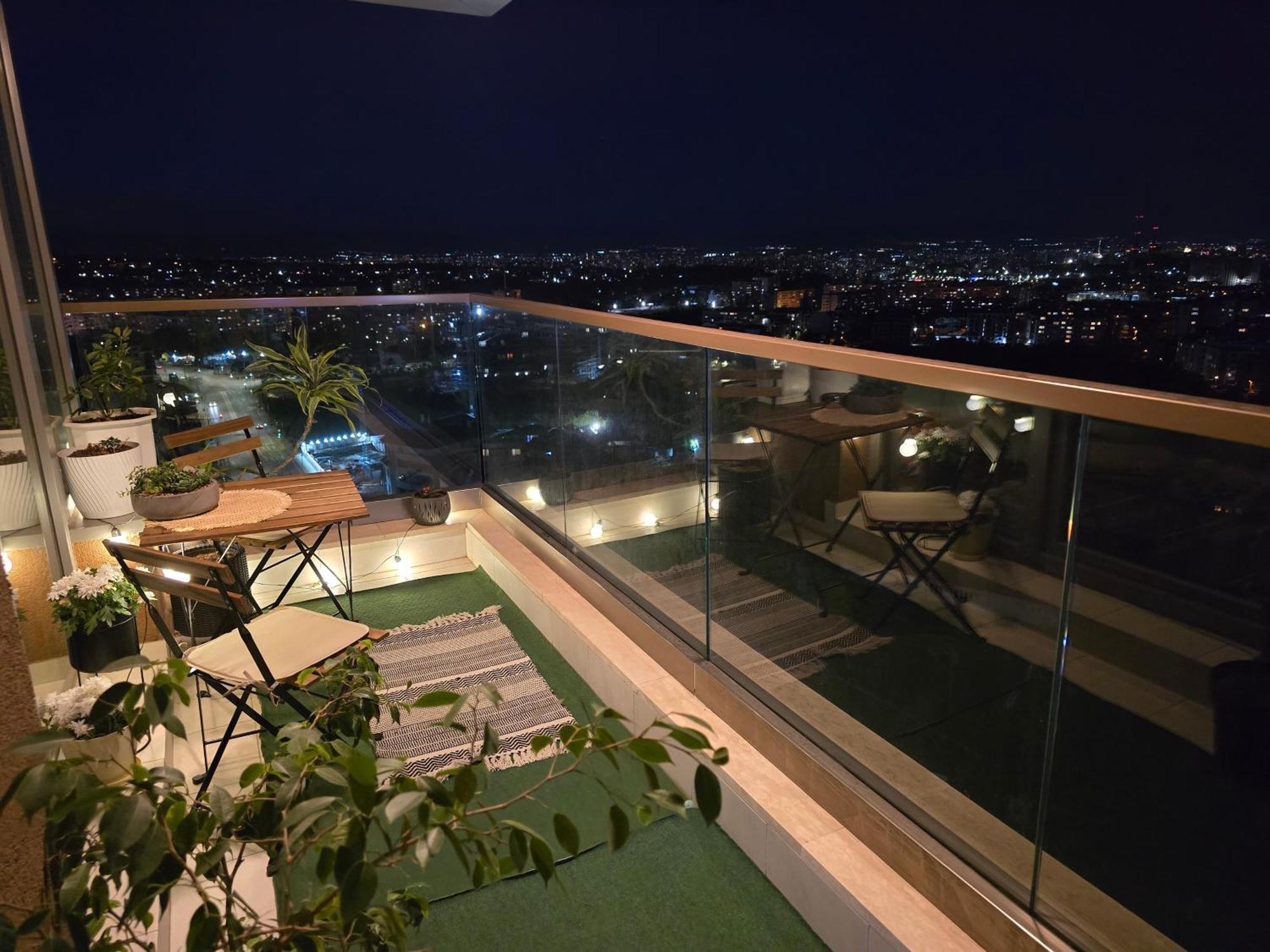 Apartment View - By Metro, Kids Room, Sky Lounge Terrace, 2-car Garage, Playground, Bbq, 24h Security *