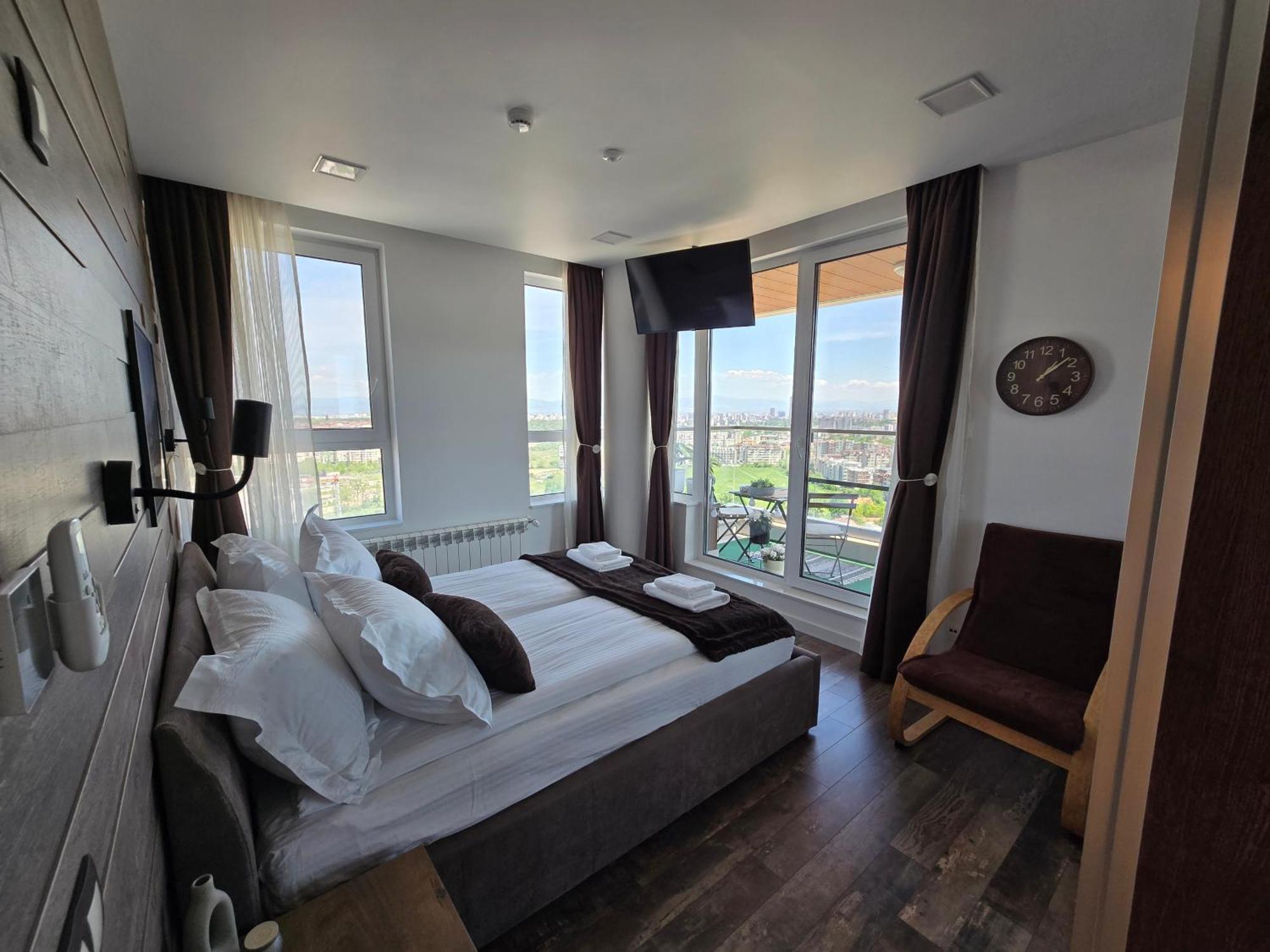 View - By Metro, Kids Room, Sky Lounge Terrace, 2-car Garage, Playground, Bbq, 24h Security Sofia