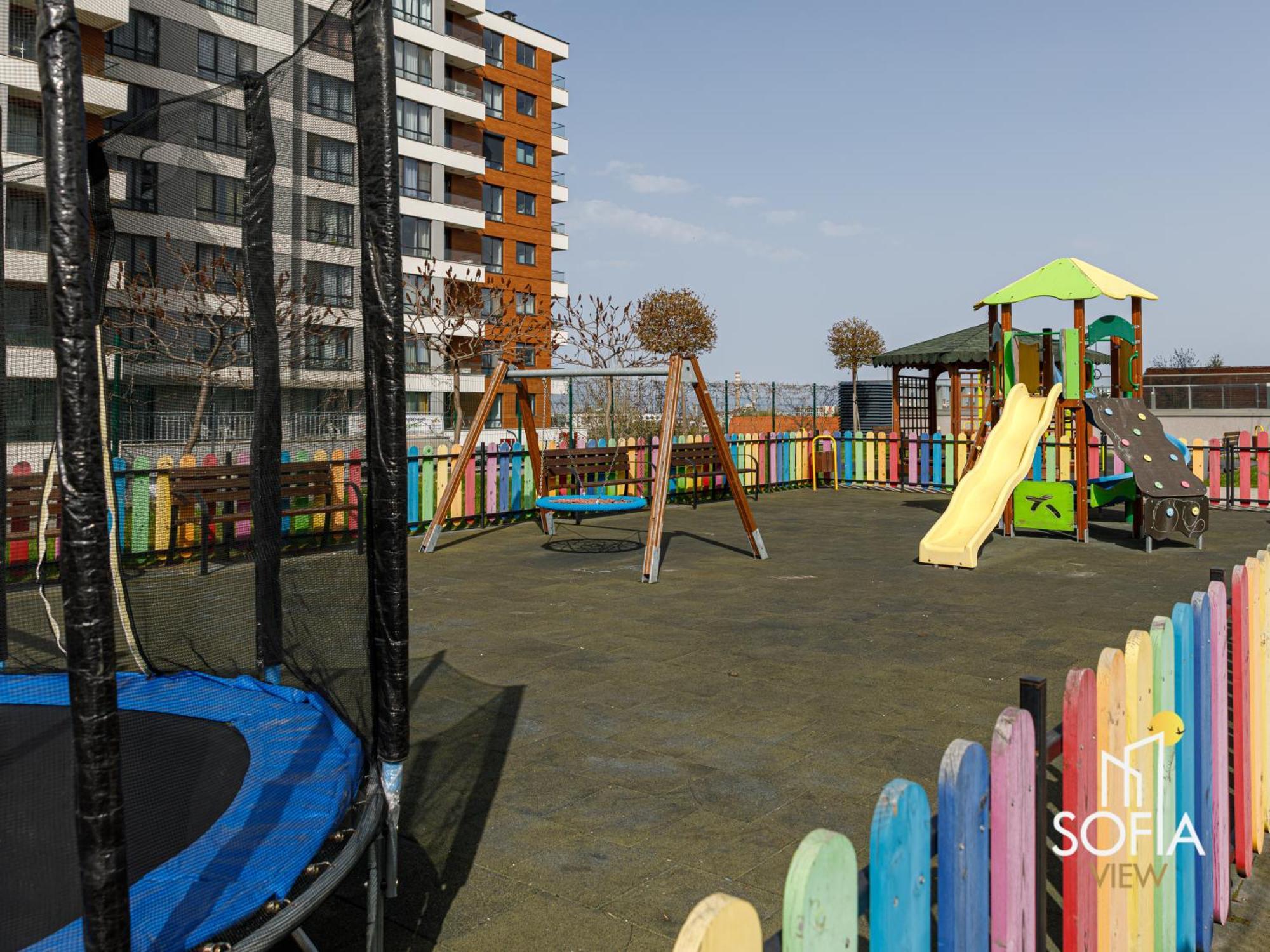 View - By Metro, Kids Room, Sky Lounge Terrace, 2-car Garage, Playground, Bbq, 24h Security