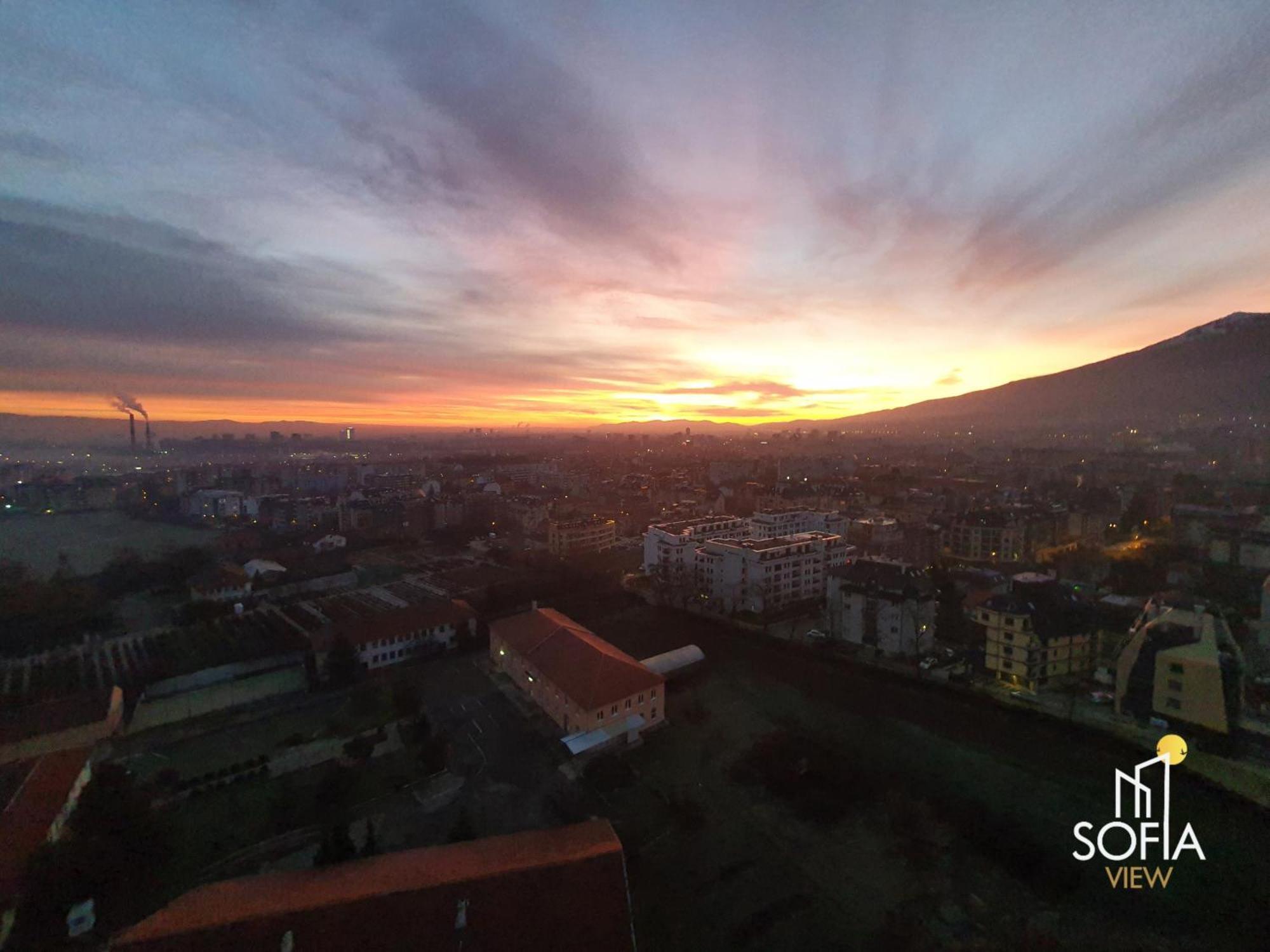 View - By Metro, Kids Room, Sky Lounge Terrace, 2-car Garage, Playground, Bbq, 24h Security * Sofia