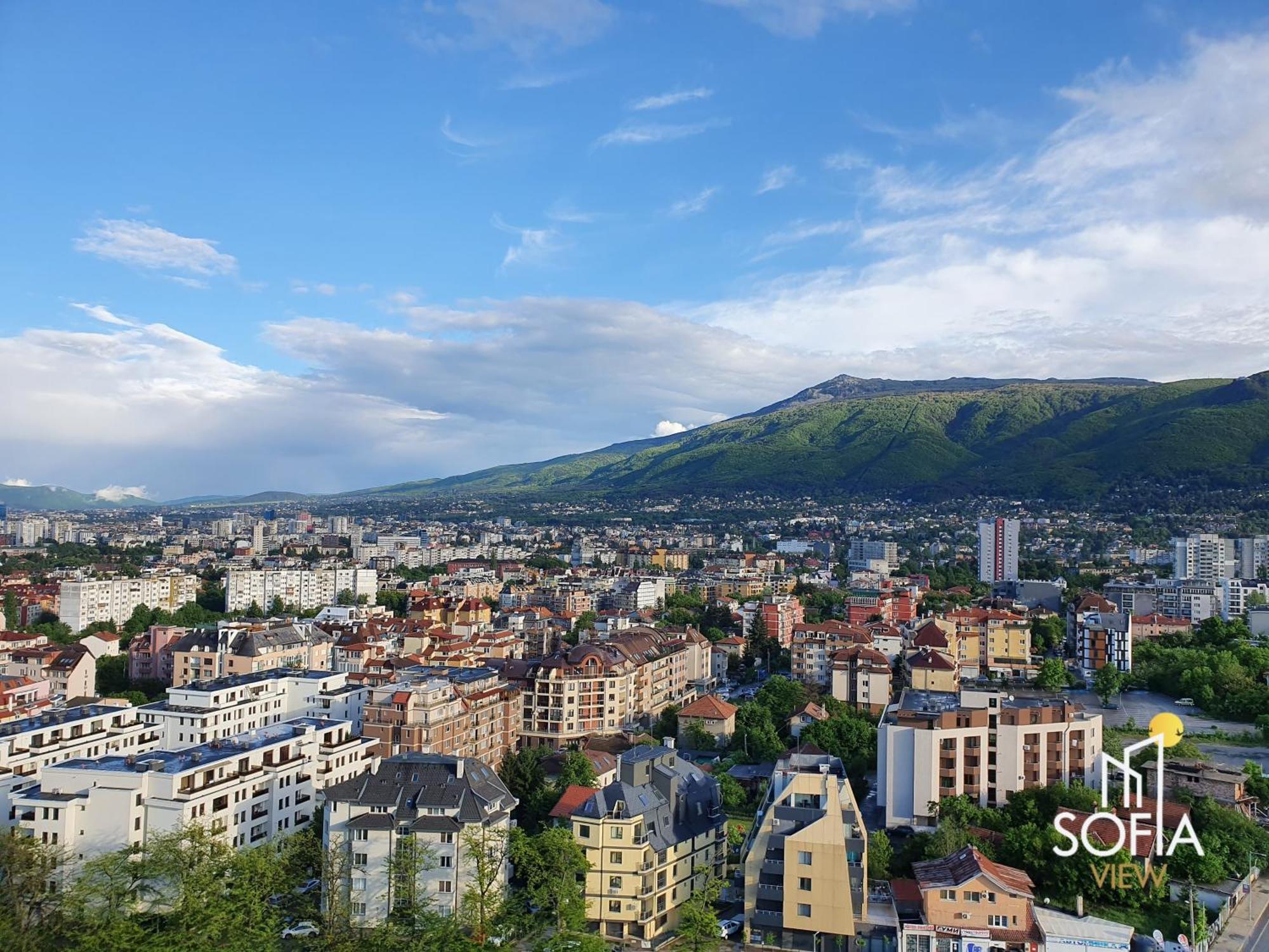 View - By Metro, Kids Room, Sky Lounge Terrace, 2-car Garage, Playground, Bbq, 24h Security Apartment Sofia