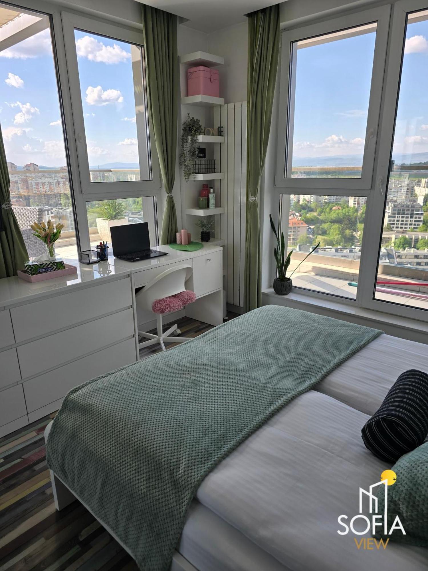 View - By Metro, Kids Room, Sky Lounge Terrace, 2-car Garage, Playground, Bbq, 24h Security Sofia