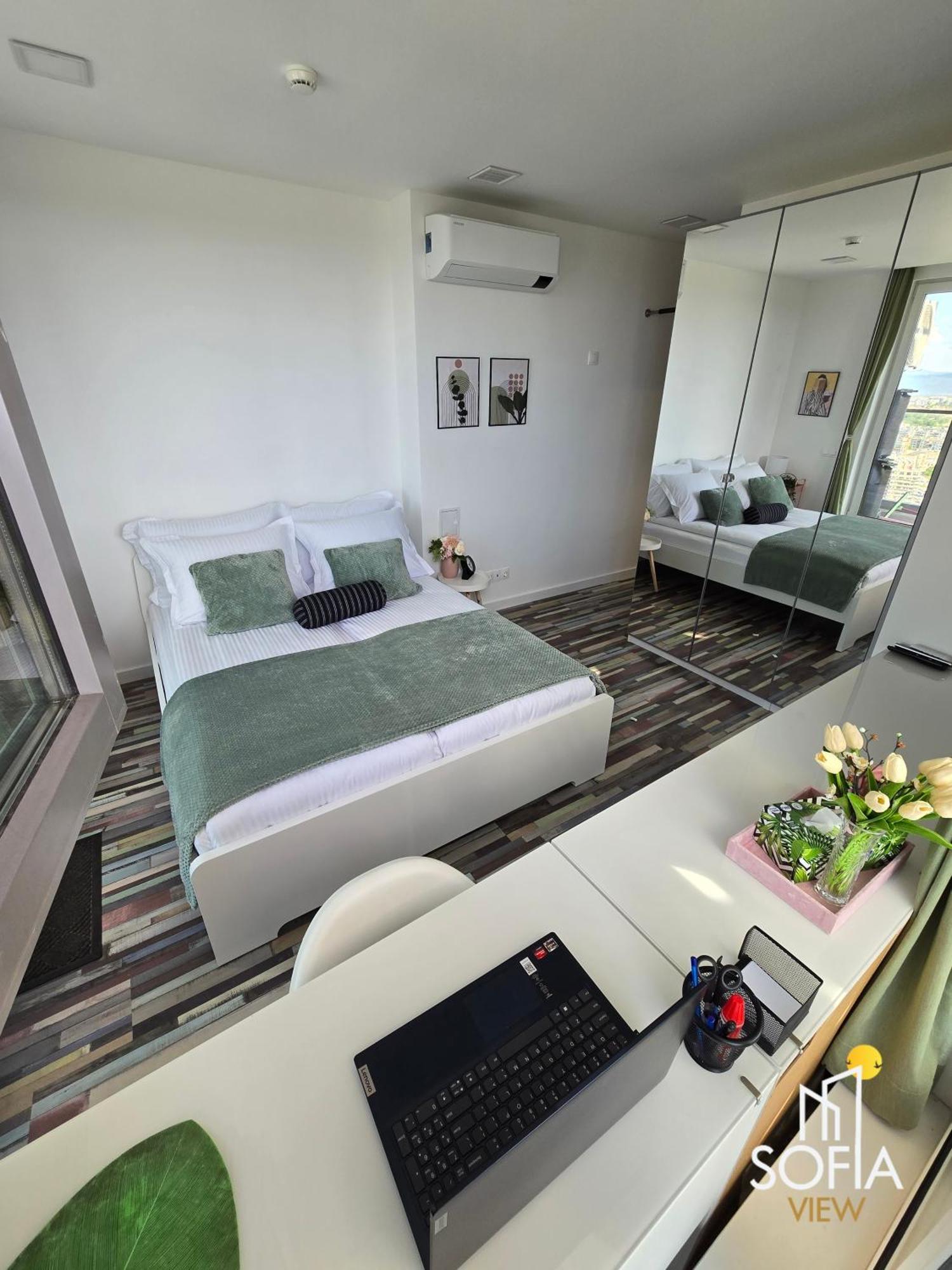 View - By Metro, Kids Room, Sky Lounge Terrace, 2-car Garage, Playground, Bbq, 24h Security Sofia