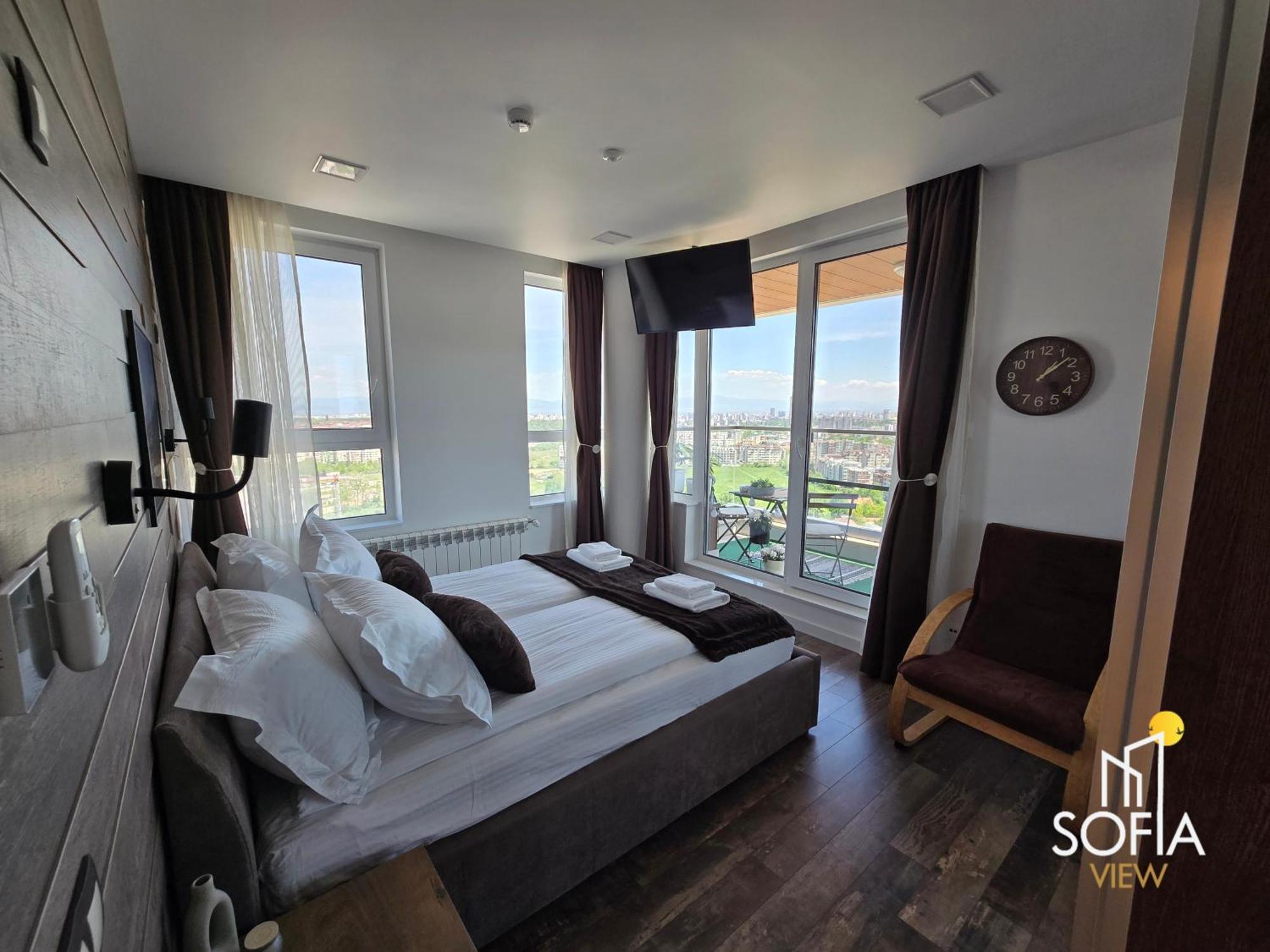Apartment View - By Metro, Kids Room, Sky Lounge Terrace, 2-car Garage, Playground, Bbq, 24h Security Sofia